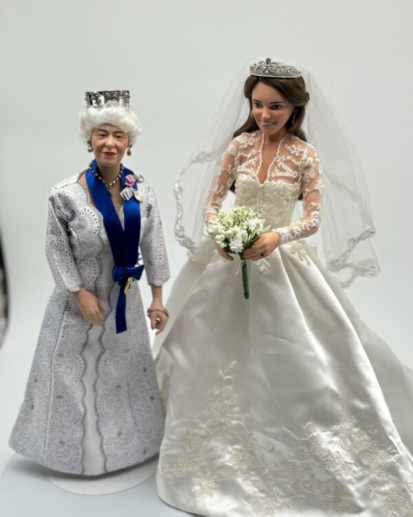 Queen Elizabeth II & Princess Kate